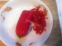 美味营养的凉拌皮蛋做法图解3)