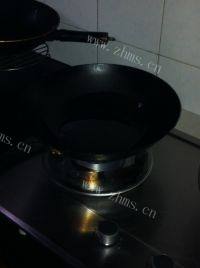 诱人的白菜炒肉丝做法图解3)