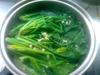 诱人的上汤菠菜做法图解11)