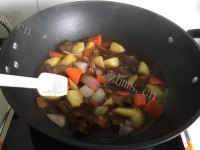 家常版红焖土豆牛肉做法图解10)