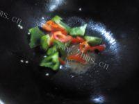美味的菠萝咕咾肉做法图解10)