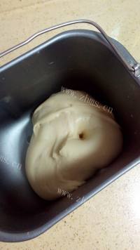 喷香的蔓越莓面包卷做法图解2)