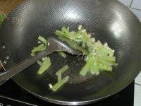 家常菜蒜蓉莴苣叶做法图解4)