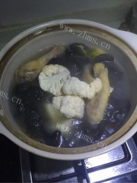 美味的砂锅鸡汤做法图解3)