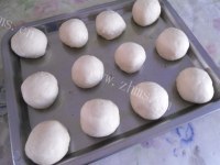 美味的牛奶早餐面包做法图解7)