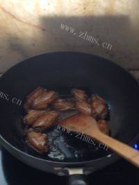 好吃的苹果鸡翅做法图解8)