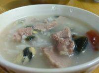 美味的皮蛋瘦肉粥