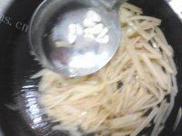 常吃不腻的炒土豆丝做法图解10)