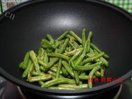 「营养美食」干煸豆角做法图解2)