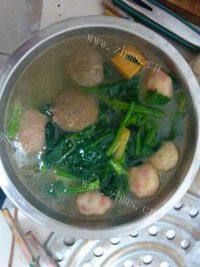 菠菜丸子汤自制