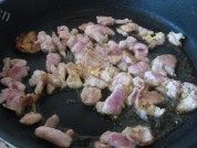 青椒炒肉做法图解5)