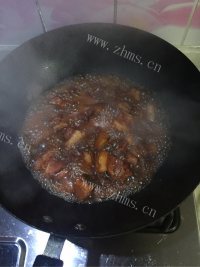 美味的南乳烧肉做法图解4)
