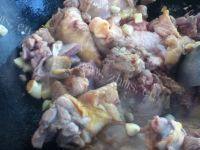 家常菜土豆烧鸡肉做法图解7)