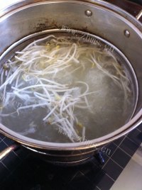 好吃的香辣牛腩米线做法图解25)