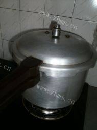 简易牛肉炖土豆柿子做法图解5)