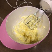 自制原味磅蛋糕做法图解2)