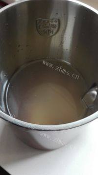 美味的红豆小米豆浆做法图解4)