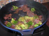 诱人的西兰花炒牛肉