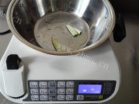 自制泡菜年糕豆腐汤做法图解2)