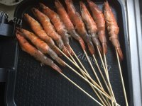 自制串烤大虾做法图解8)