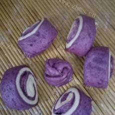 喷香的紫薯馒头