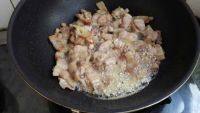 五花肉青豆焖饭做法图解3)