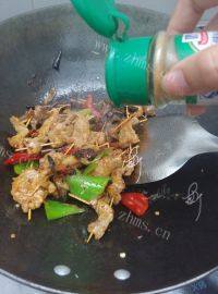 美味的孜然牙签肉做法图解11)
