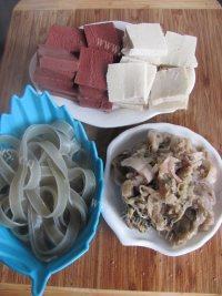 酸菜白肉锅做法图解6)