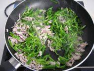 「健康美食」青椒肉丝做法图解5)