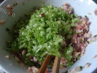 芹菜香菇肉煎饺的做法图解七