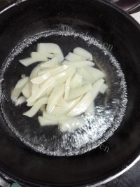 美味魔芋香烤鱼做法图解10)