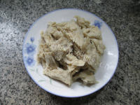好吃的黑木耳野山笋烧烤麸做法图解2)