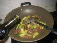 家常菜牛肉炒青瓜