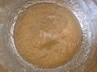 自制花生芝麻酥饼做法图解2)