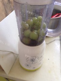 清凉的葡萄沙冰做法图解6)