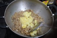 美味的酱油炒饭做法图解5)