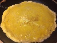 美味的早餐鸡蛋卷饼做法图解4)