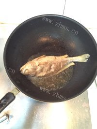 五味俱全的红烧黄花鱼做法图解8)