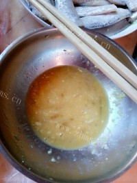 美味的煎带鱼做法图解2)