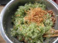 美味的猪肉芹菜馄饨做法图解5)
