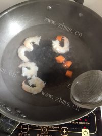 可口的虾饺做法图解2)