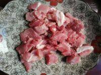 家常菜木耳炒肉做法图解3)