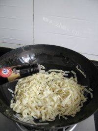 香味四溢的素炒面做法图解9)