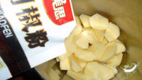 辣脆的香草黑椒烤土豆做法图解4)