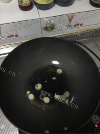 好吃的土豆茄子炖肉做法图解3)