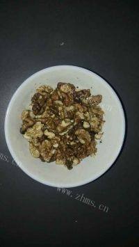 好吃的琥珀核桃做法图解1)
