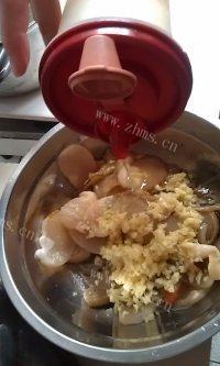 色味俱佳的蒜蓉粉丝蒸带子做法图解7)