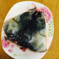 美味的天麻炖鱼头做法图解1)