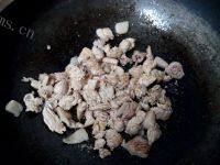 简单易做的杏鲍菇炒肉做法图解3)