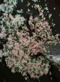美味猪肉韭菜小卷粉做法图解3)